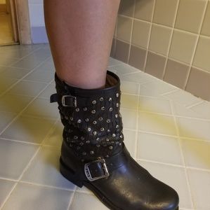 FRYE boots. Good conditions 100% Leather